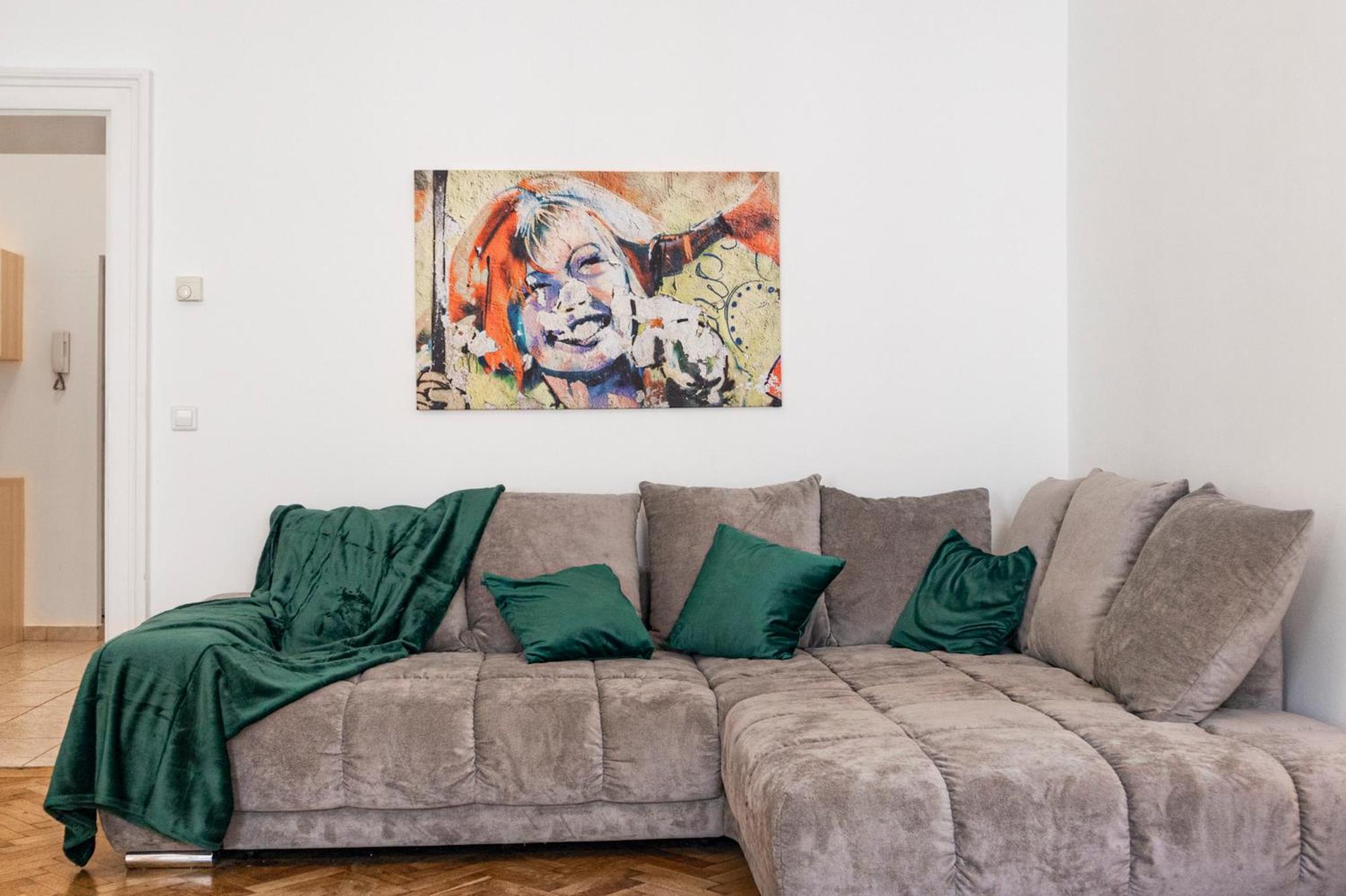 וינה Prime Location & Peaceful Shared 2 Bedroom Apt With Backyard מראה חיצוני תמונה