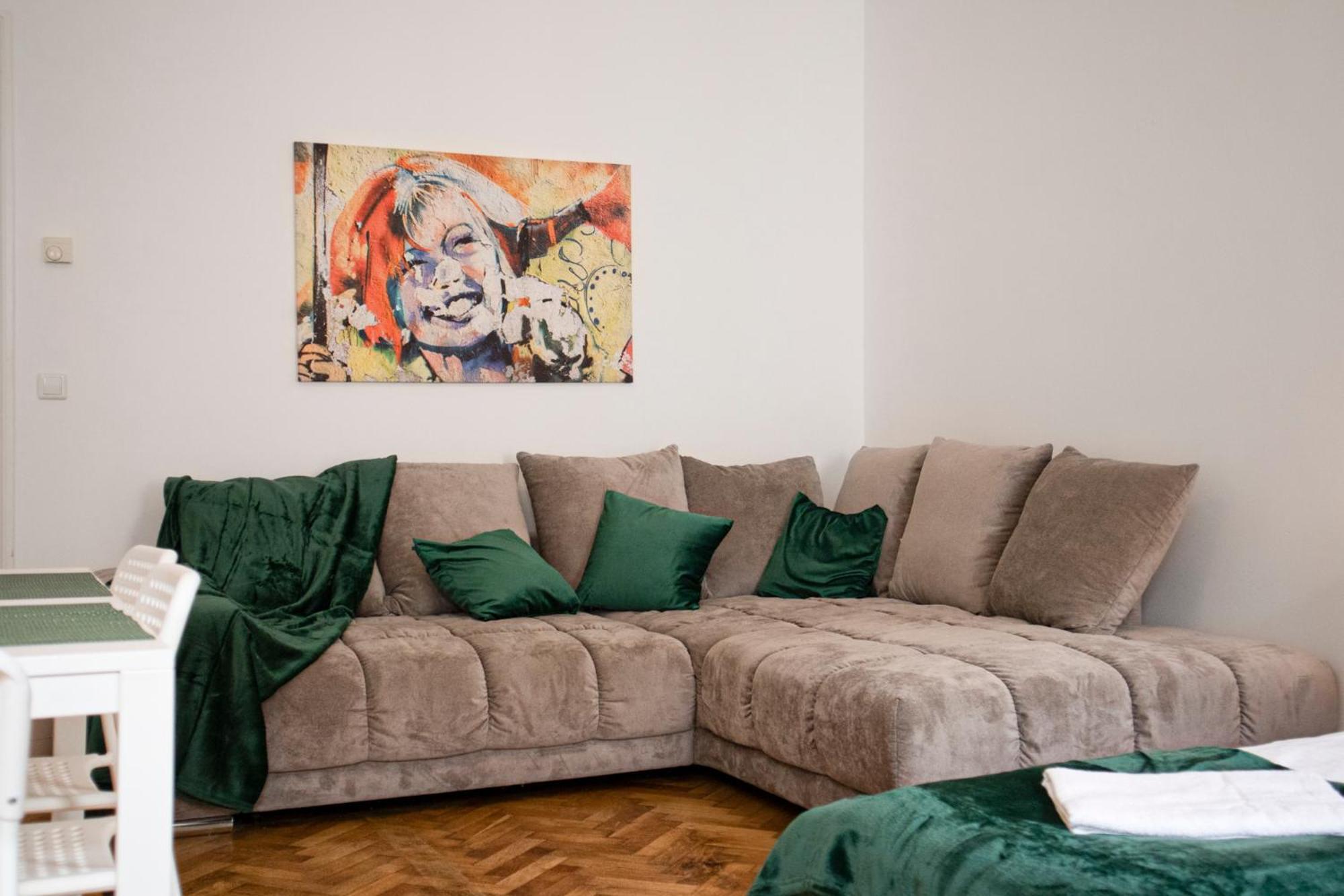 וינה Prime Location & Peaceful Shared 2 Bedroom Apt With Backyard מראה חיצוני תמונה